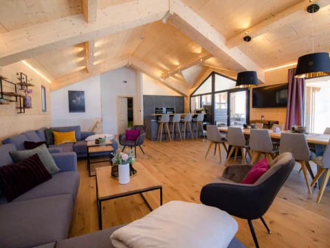 Premium mit 3 SZ,Sauna&Aussenbadewanne