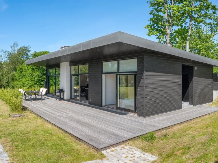 topenga-300m-from-the-sea/