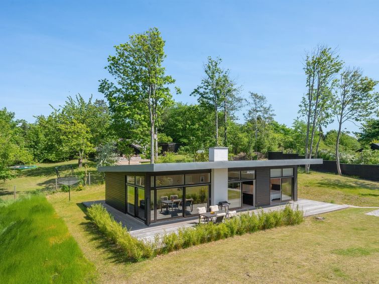 topenga-300m-from-the-sea/