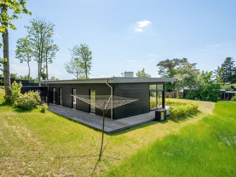 topenga-300m-from-the-sea/