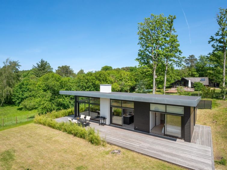 topenga-300m-from-the-sea/