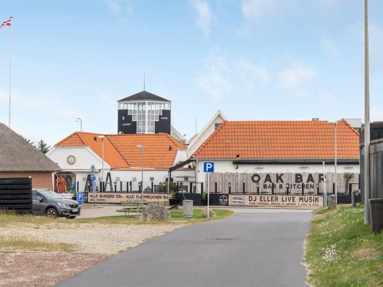 riki-150m-from-the-sea/