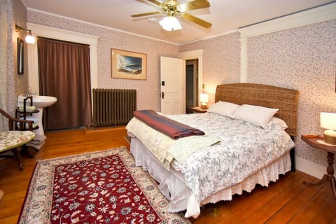 Balcony Room in Victorian Home private bath