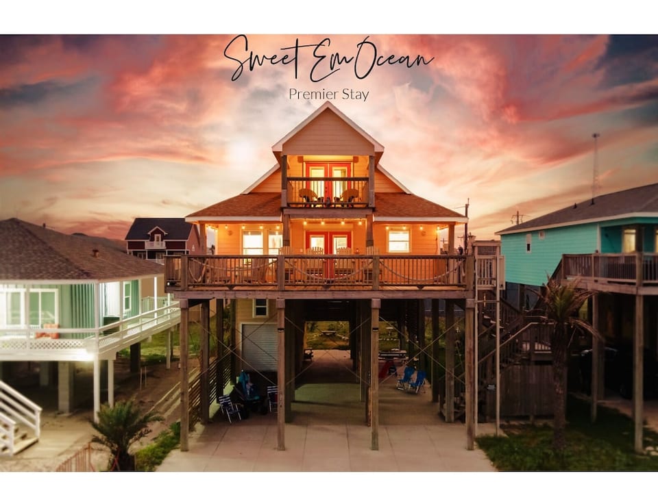New Beach Home*Dramatic Sunrises*Sleeps 12 - Freeport