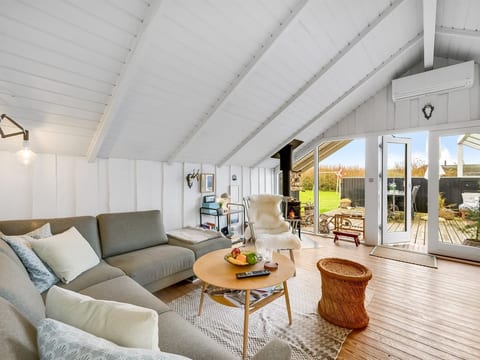 "Kamile" - 400m from the sea