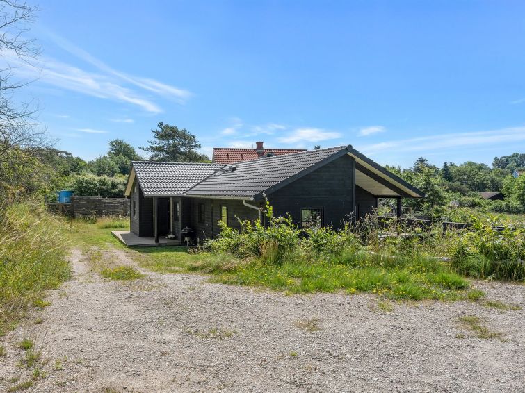 gunver-150m-from-the-sea/