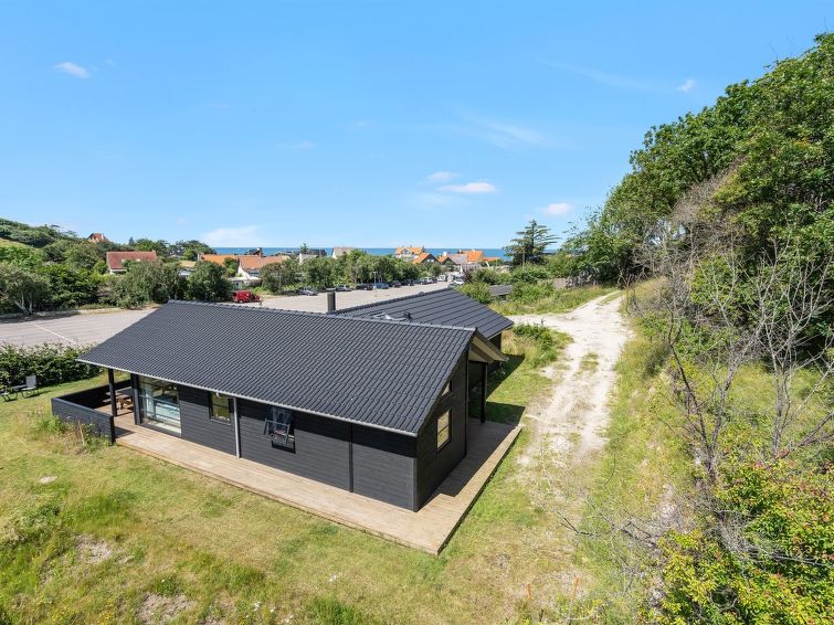 gunver-150m-from-the-sea/