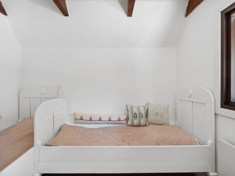 anssi-300m-from-the-sea/