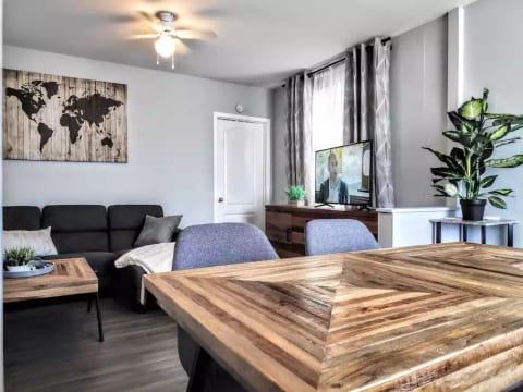 THE LOFT. One-Bedroom Apartment