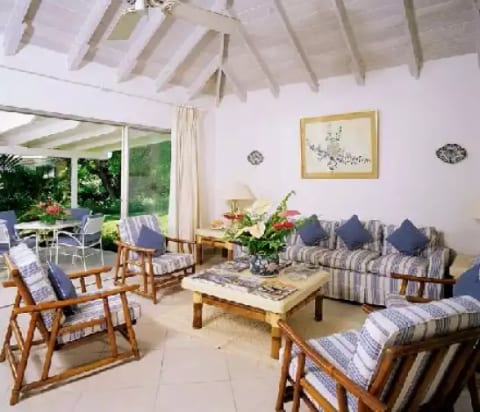 Bluff Cottage - Sandy Lane Estate