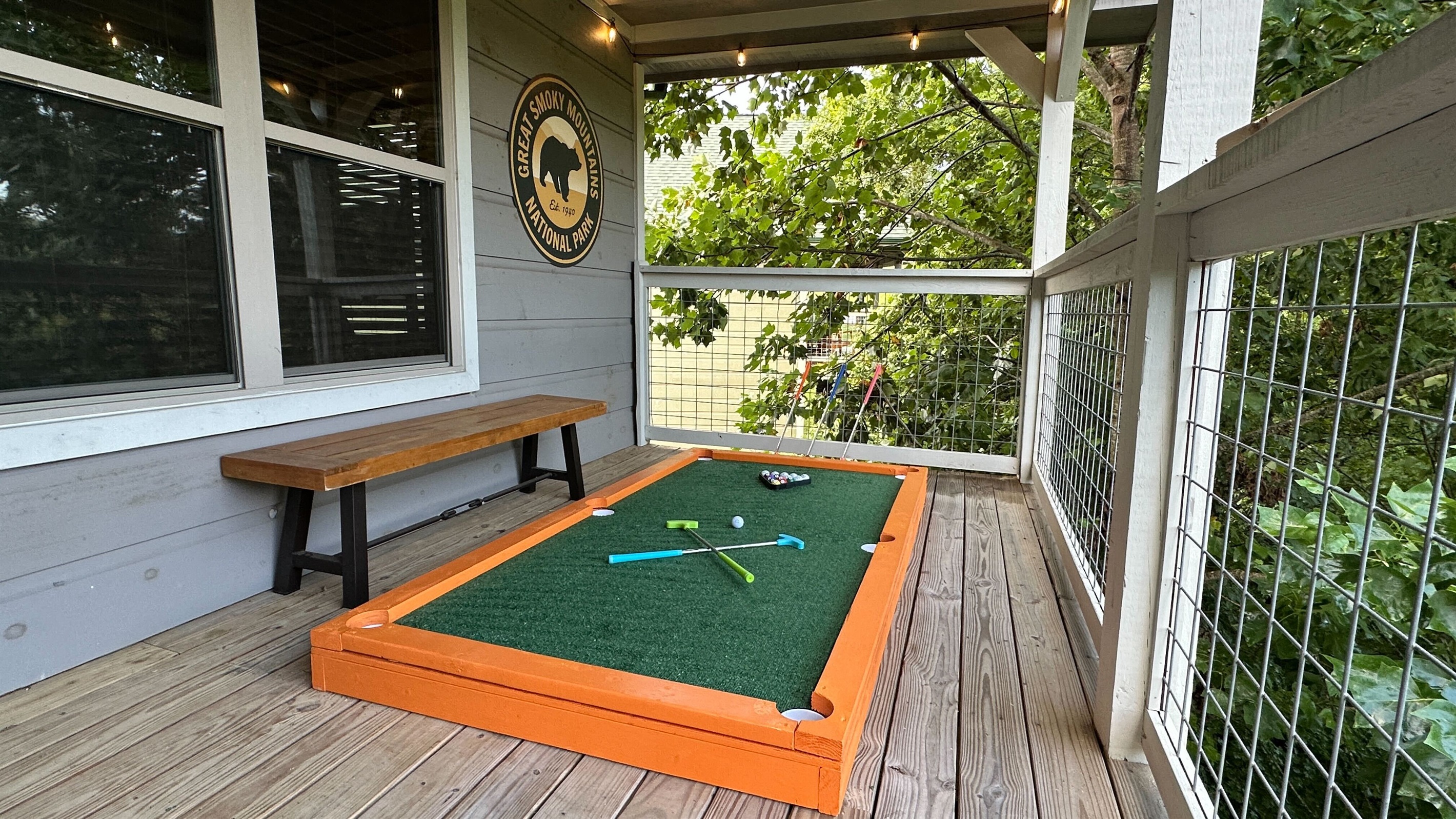 Family Fun: Outdoor Putter Pool Table