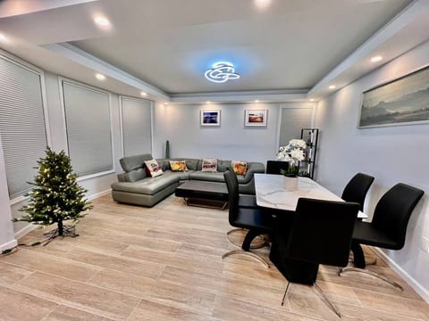 Morden 3-bedroom Home Close to Ferry+Manhattan 