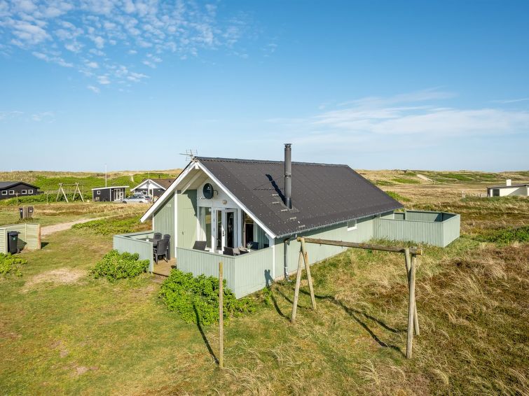 sofie-150m-from-the-sea/