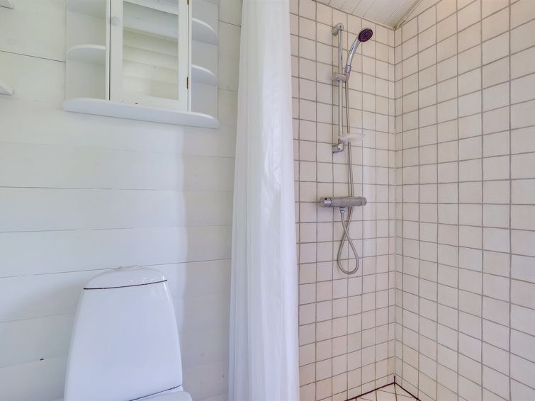 ottil-1km-from-the-sea/