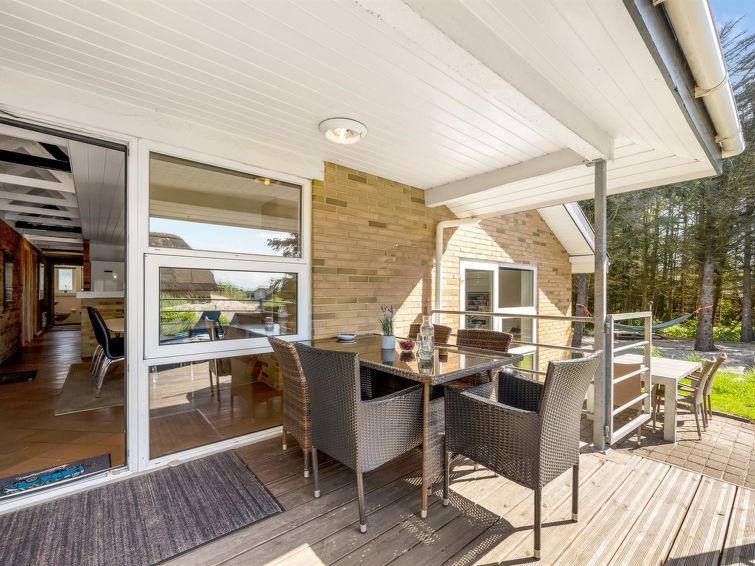 ewy-300m-from-the-sea/