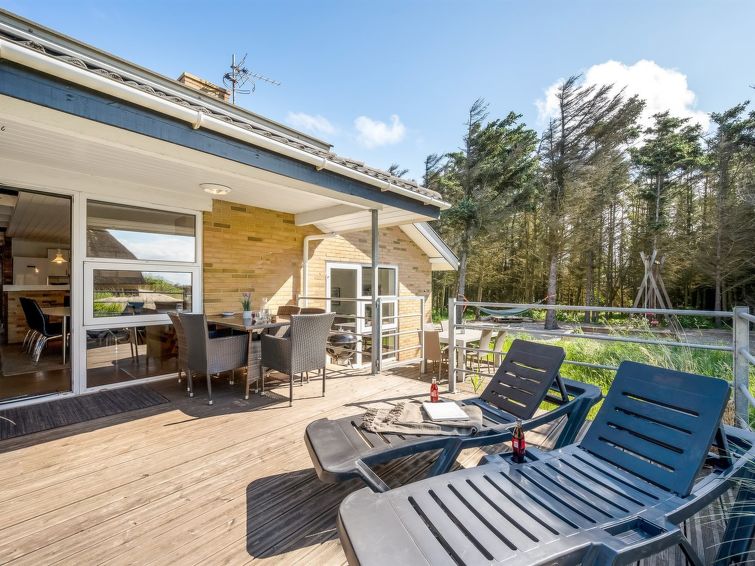 ewy-300m-from-the-sea/