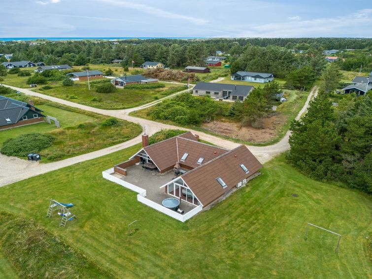 tuomi-900m-from-the-sea/