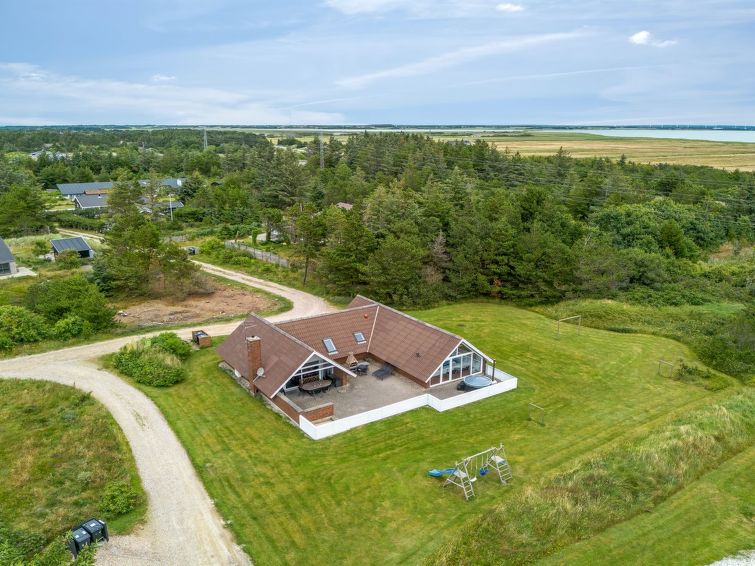 tuomi-900m-from-the-sea/