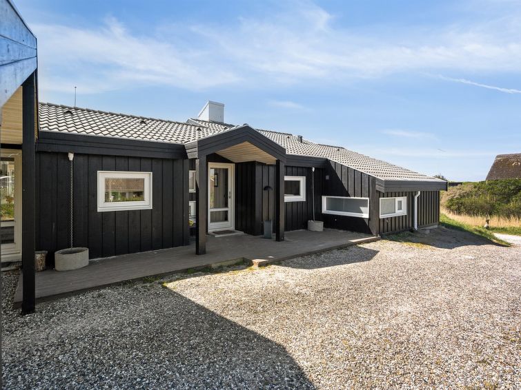 dijana-150m-from-the-sea/