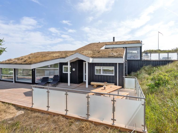 swerting-230m-from-the-sea/