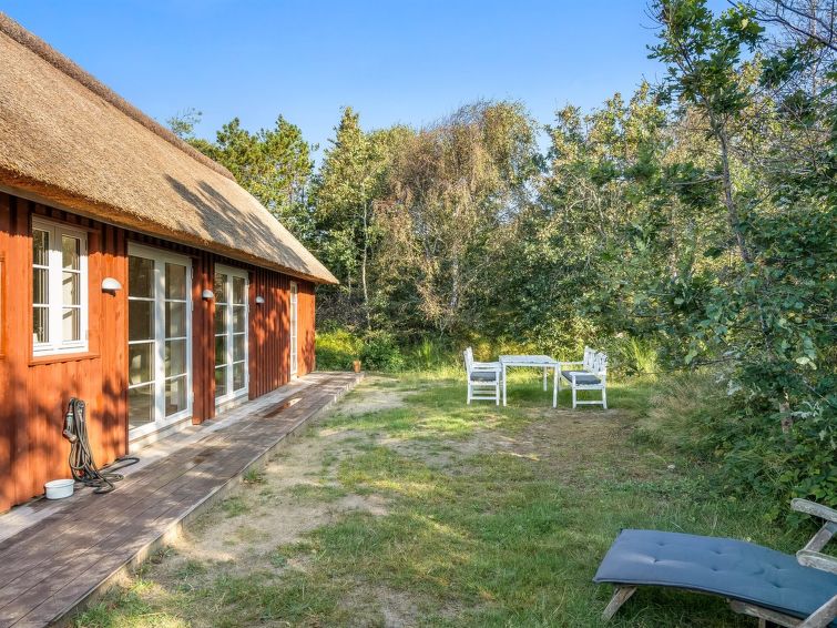 beghel-350m-from-the-sea/