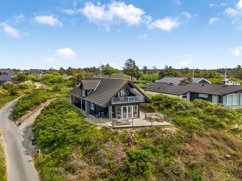 "Skamhals" - 700m from the sea