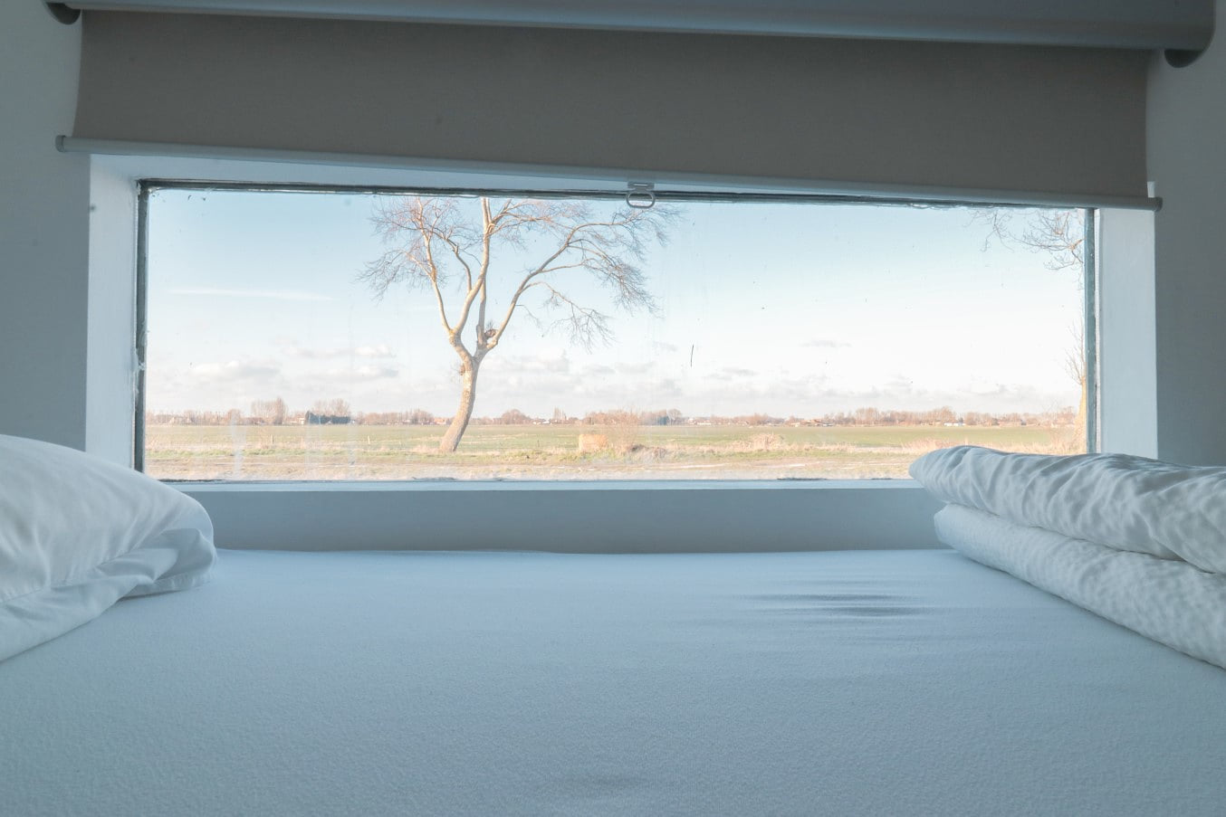 Homeboat Glamping Loft on the water
