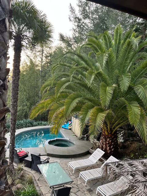 Adventure Alexander Valley Lodge w/ Pool & Hot tub