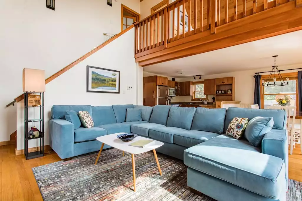 Above the living room is the open loft space, which boasts a queen size bed and AMAZING views! Above the living room is the open loft space, which boasts a queen size bed and AMAZING views! - MOUNTAIN SKI CHALET | INCREDIBLE CATSKILLS VIEWS - Prattsville