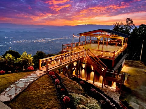 Inn The Clouds