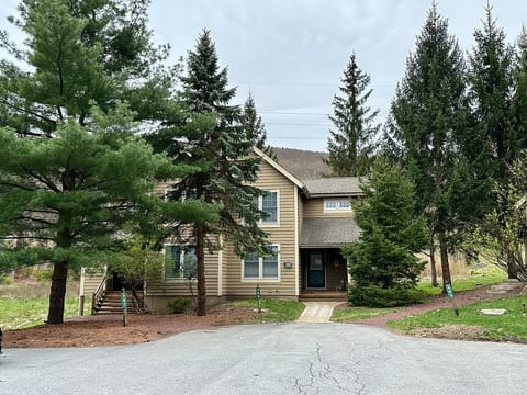 Kid friendly paradise retreat by Camelbackmountain