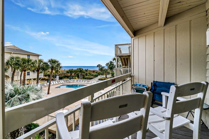 Beautiful Ocean View & Pool at Breakers unit 220 