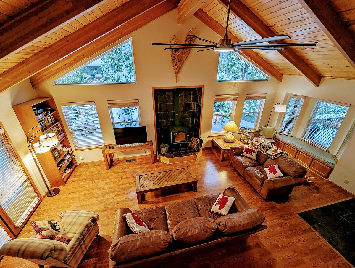 Nest in the woods with fireplace and EV charger image 1