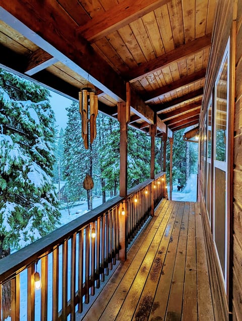 home in the woods w access to lakes, pools, golf
