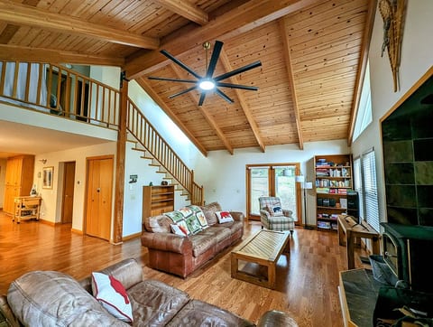 home in the woods w access to lakes, pools, golf