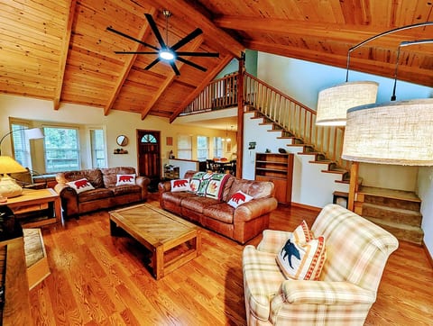 home in the woods w access to lakes, pools, golf