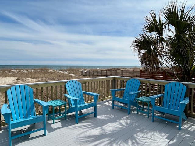Oceanfront 3BR Kure House-wifi, swing, huge deck