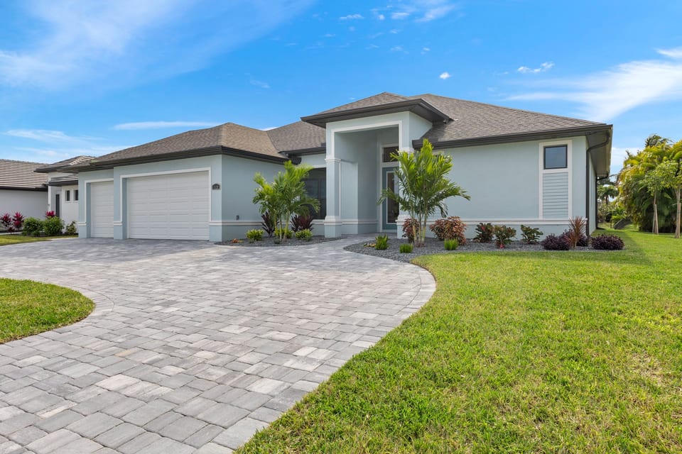 OCEAN VIBES-NEW HOME IN SW CAPE CORAL - Cape Coral