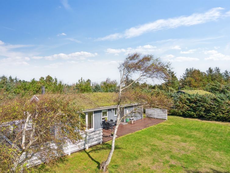 anelisa-1-2km-from-the-sea/