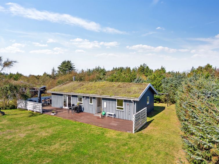 anelisa-1-2km-from-the-sea/