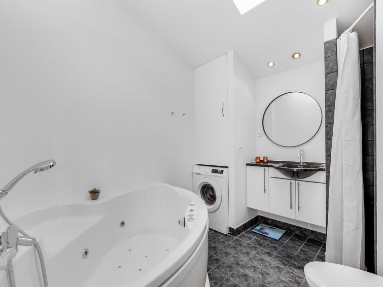 albertina-300m-to-the-fjord/