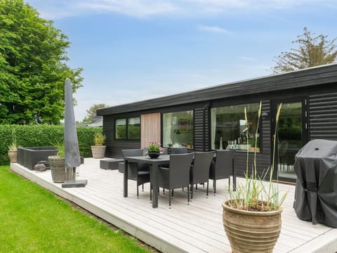 "Elma" - 350m from the sea