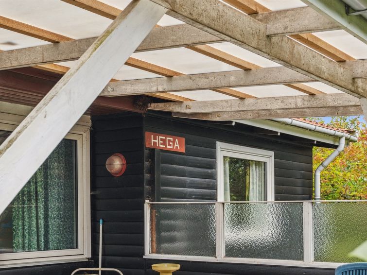 rikus-300m-from-the-sea/