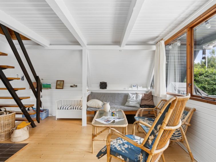 jouni-1-6km-from-the-sea/