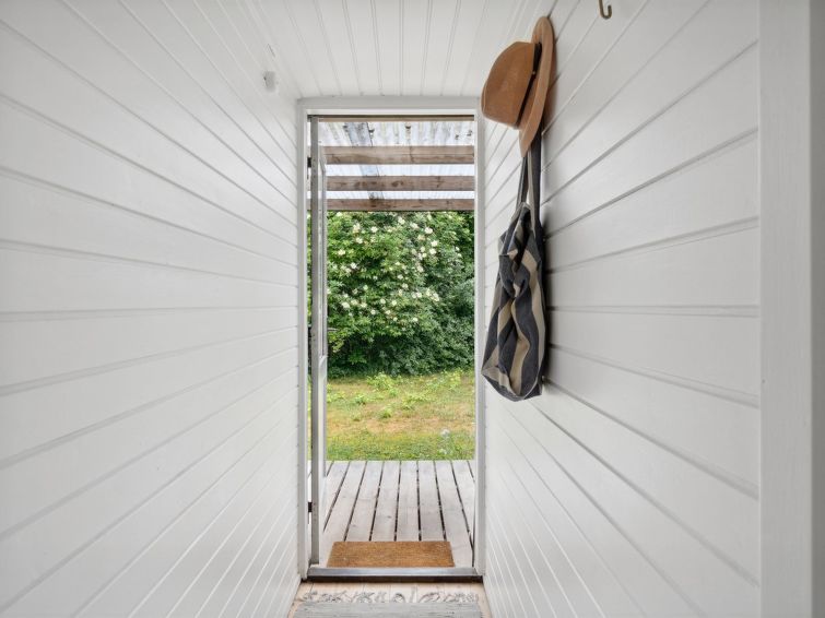 jouni-1-6km-from-the-sea/