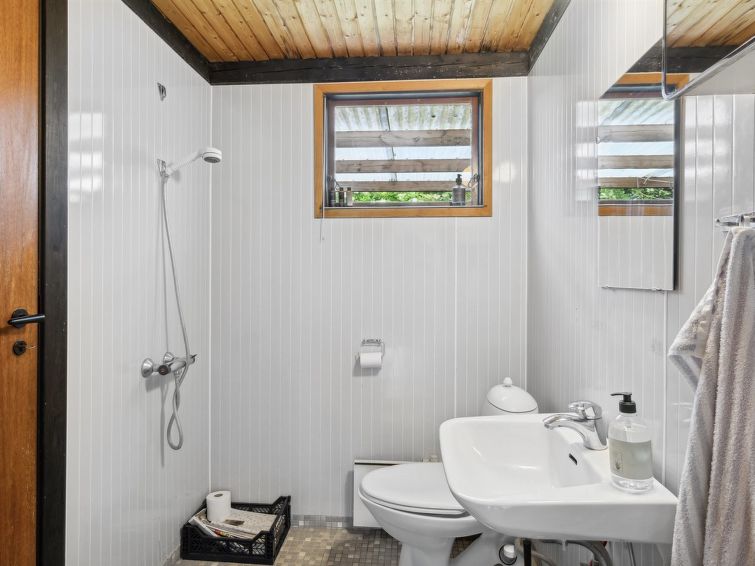 jouni-1-6km-from-the-sea/