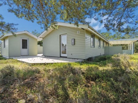 "Alwine" - 250m from the sea