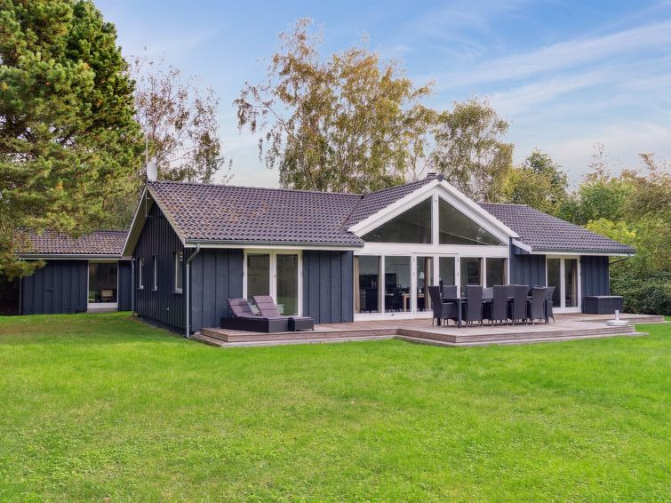 josina-675m-from-the-sea/