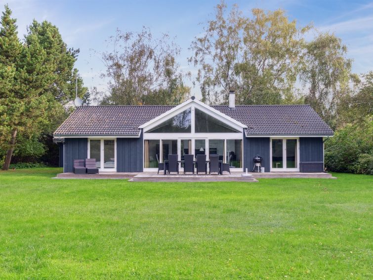 josina-675m-from-the-sea/