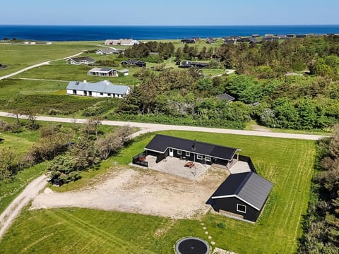 "Thorsten" - 500m from the sea